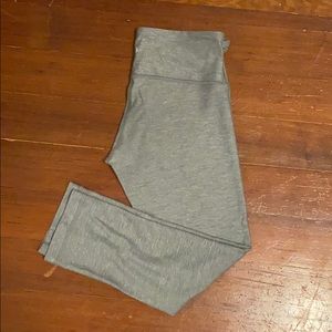 Lululemon cropped wunder under leggings